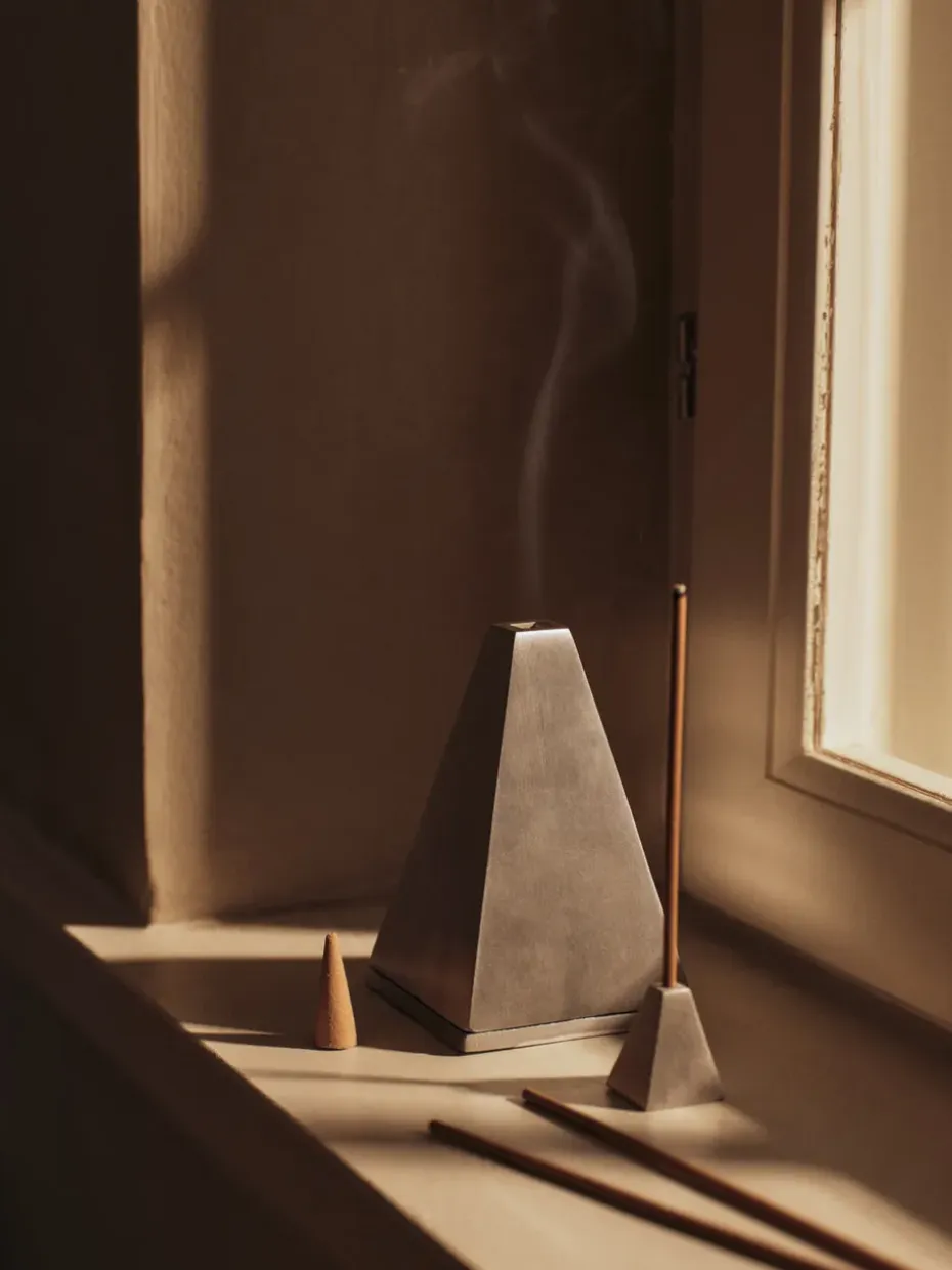 Quemador de incienso Pyra , Borstad aluminium