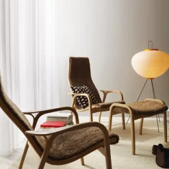 Reposapiés Lamino, Piel de oveja black, roble aceitado