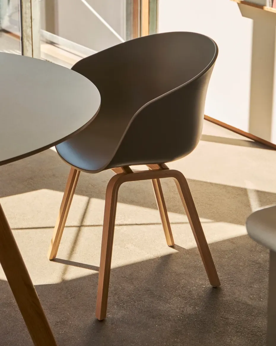 Silla About a Chair 22, 2.0 , Caqui-estructura de roble lacado