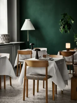 Silla Betty TK1, Roble, asiento de lino natural trenzado