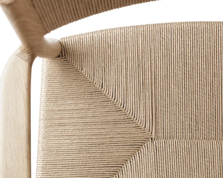 Silla con reposabrazos Arv respaldo y asiento tejidos, Roble aceitado blanco-cordón de papel