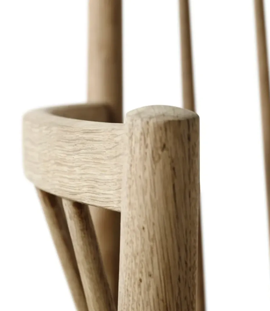 Silla con reposabrazos J82, Oak nature oiled