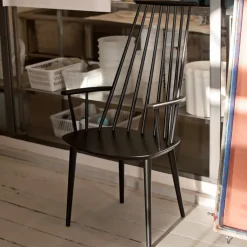 Silla con reposabrazos J110, Beech