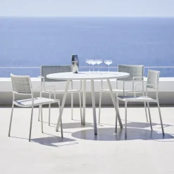 Silla con reposabrazos Less, Light grey