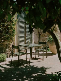 Silla con reposabrazos May Armchair Outdoor, Dark Green