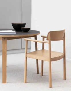 Silla con reposabrazos Timb, Tan