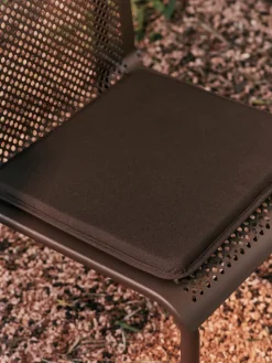 Silla Dapple, Dark Chocolate