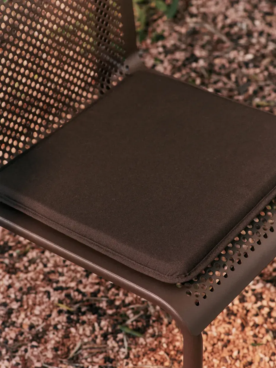 Silla Dapple, Dark Chocolate