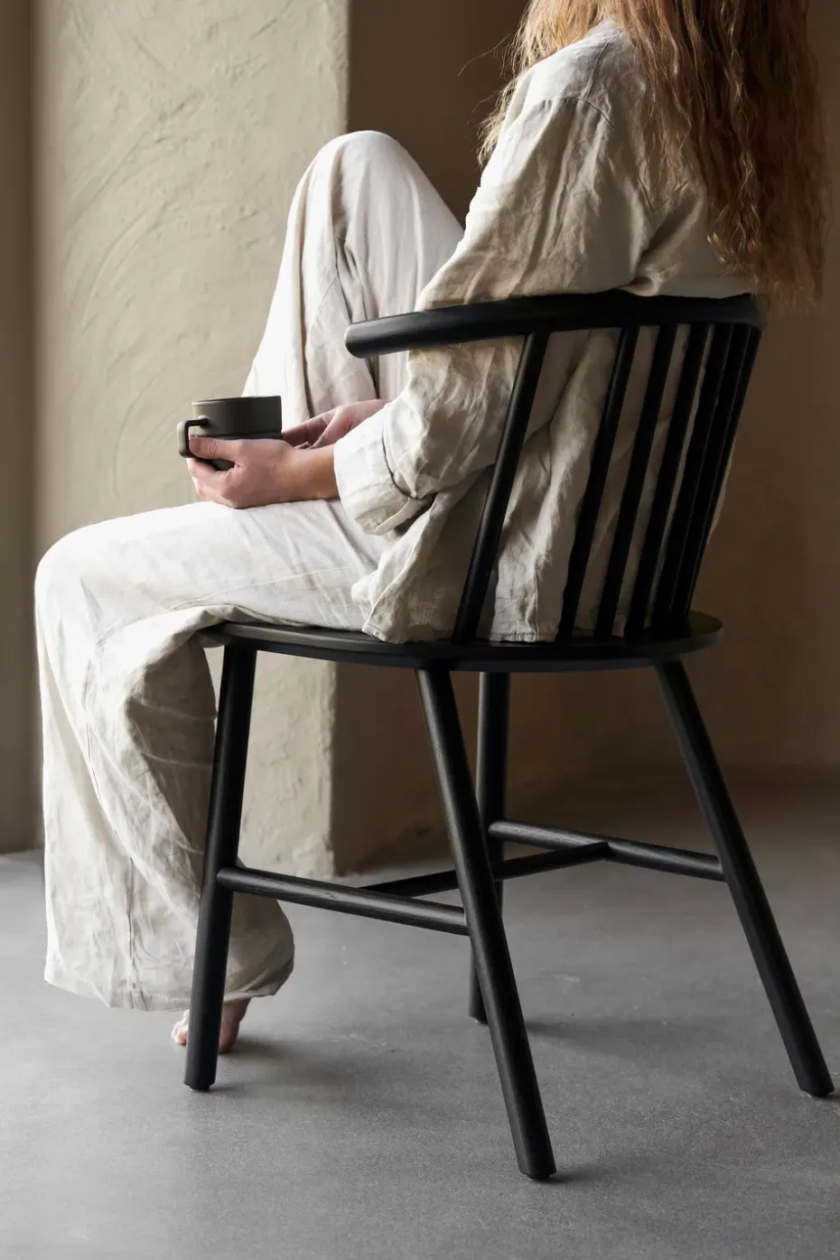 Silla de comedor VIOR, Roble lacado en negro