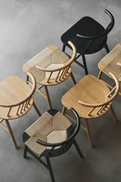 Silla de comedor VIOR, Roble lacado en negro