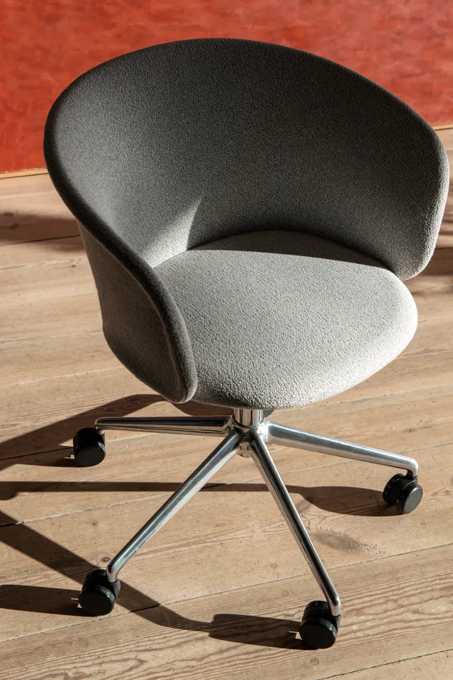 Silla de oficina Kendo Swivel con 5 ruedas, Porcelain-polished aluminium