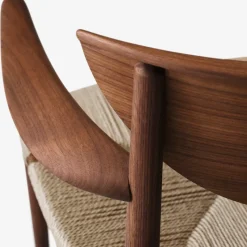 Silla Drawn HM4 con reposabrazos, Nogal