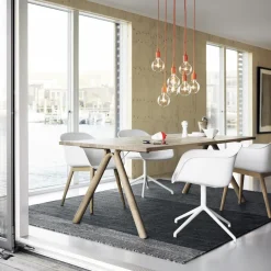 Silla Fiber con reposabrazos y patas de madera, Natural white-Oak