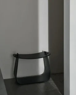 Silla Harry, Roble teñido de negro