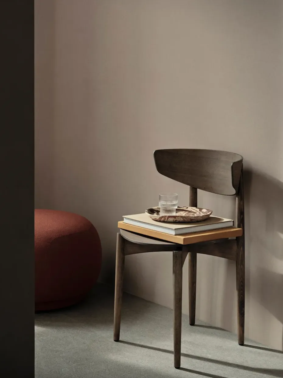 Silla Herman, Dark Stained Beech