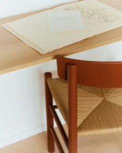 Silla J39, Herritage red-trenzado natural