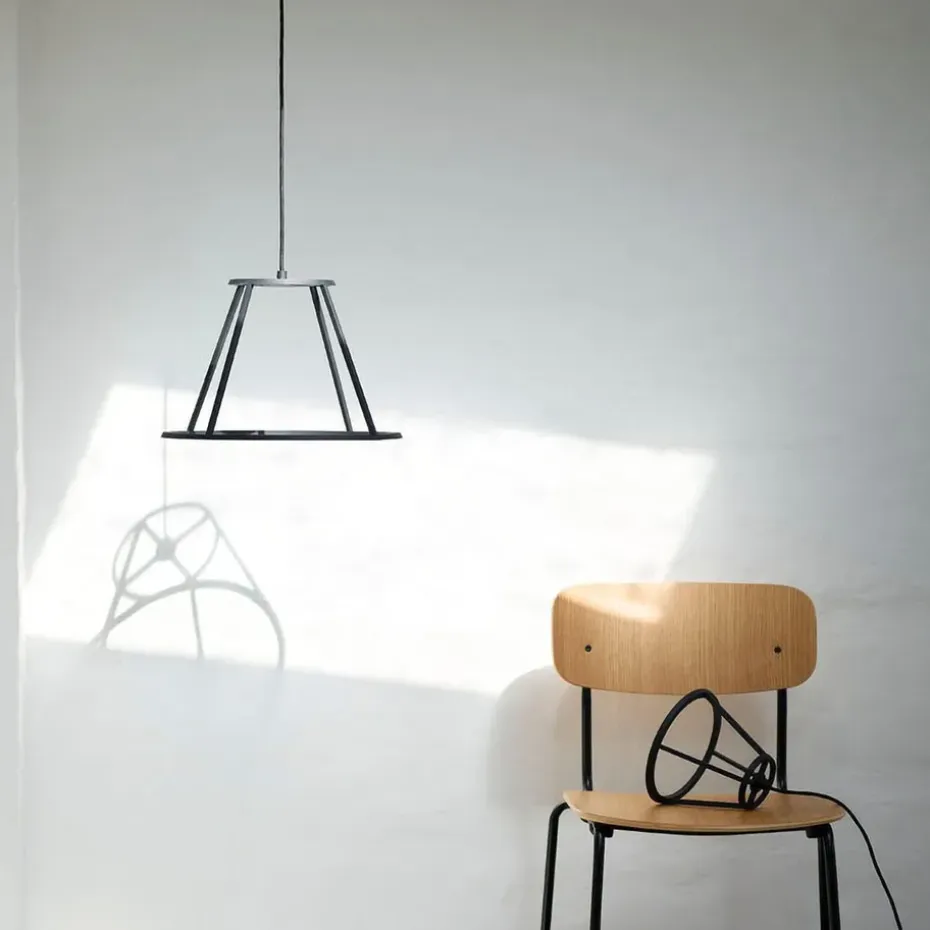 Silla J182 Holmen , Chapa de roble - patas negras