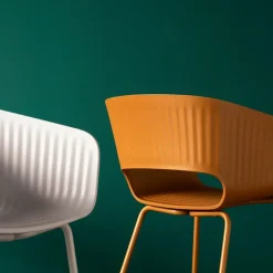 Silla Marée 401, Beetroot patas de metal lacado