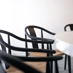 Silla Shangai teñida de negro ceniza, Naturaleza