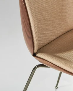 Silla tapizada de nogal Beetle, Negro cromado-Flair 134