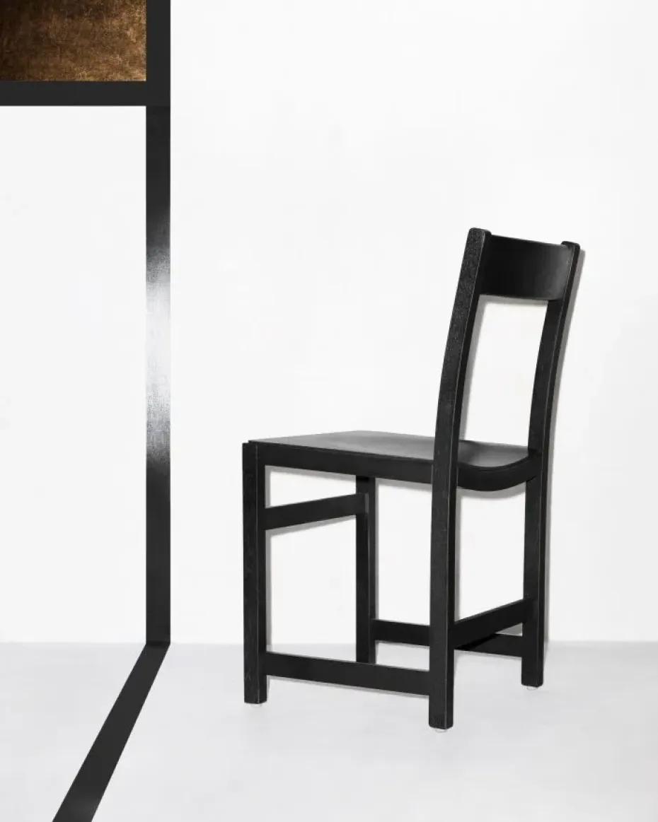 Silla Waiter, Haya teñido de negro