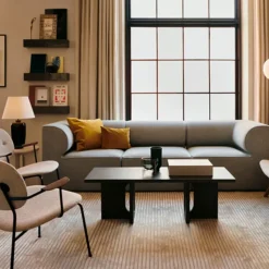 Sillón Co, Cuero dakar 0842 black, respaldo y brazo roble oscuro, base negra