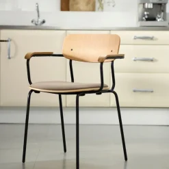 Sillón J183 Holmen con reposabrazos, Chapa de roble-patas negras-topo