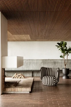 Sillón Rico lounge chair, Louisiana sand black