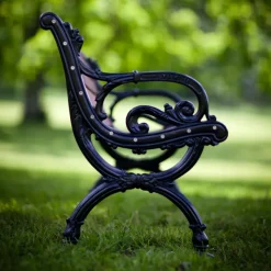 Sofá Byarum, Pino barniz marrón, soporte blanco, 155 cm