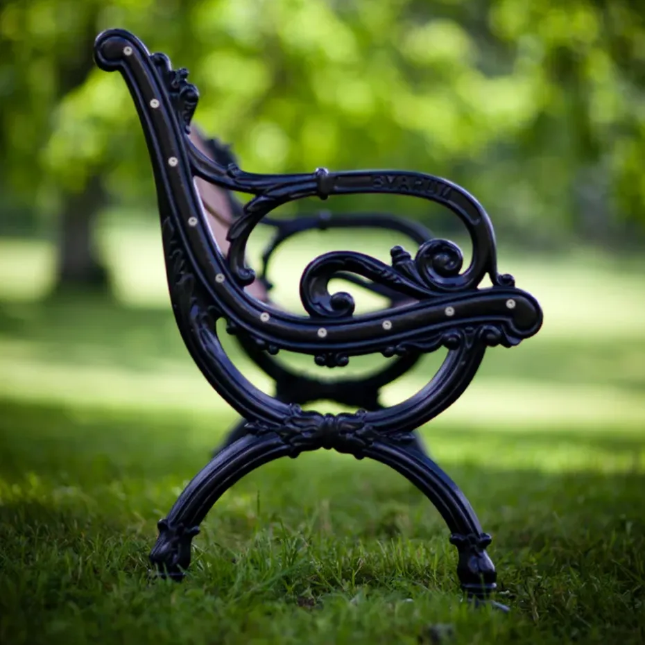 Sofá Byarum, Pino impregnado, soporte verde, 155 cm