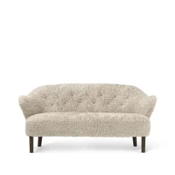 Sofá de 2,5 plazas Ingeborg, Piel de oveja moonlight-patas roble ahumado