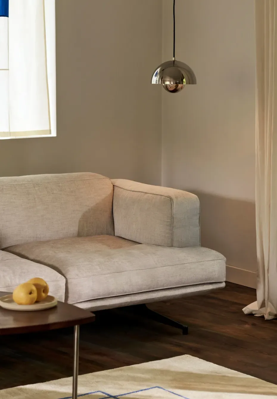 Sofá Inland AV22 2 plazas, Clay 0011-warm black