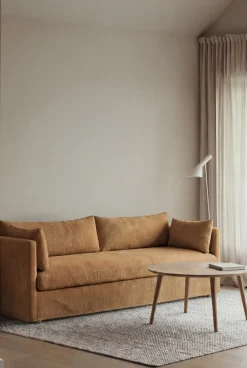 Sofá Linnevik, Jump honey 1959-roble blanco aceitado, 4 plazas, con faldón