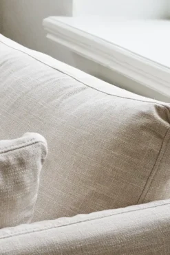 Sofá Linnevik, Same Beige 6670-roble blanco aceitado, 2 plazas, con faldón