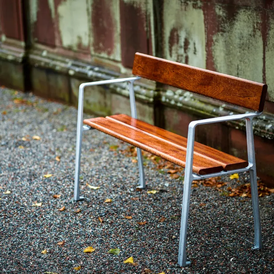 Sofá Piccolo, Caoba barniz negro, soporte de aluminio en bruto