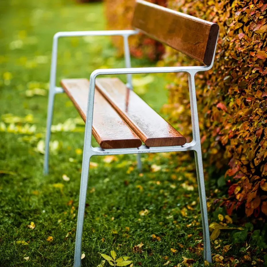 Sofá Piccolo, Caoba barniz negro, soporte de aluminio en bruto