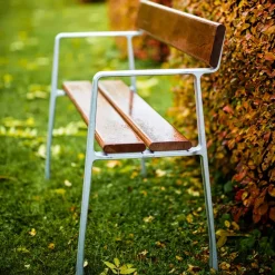 Sofá Piccolo, Caoba, soporte negro