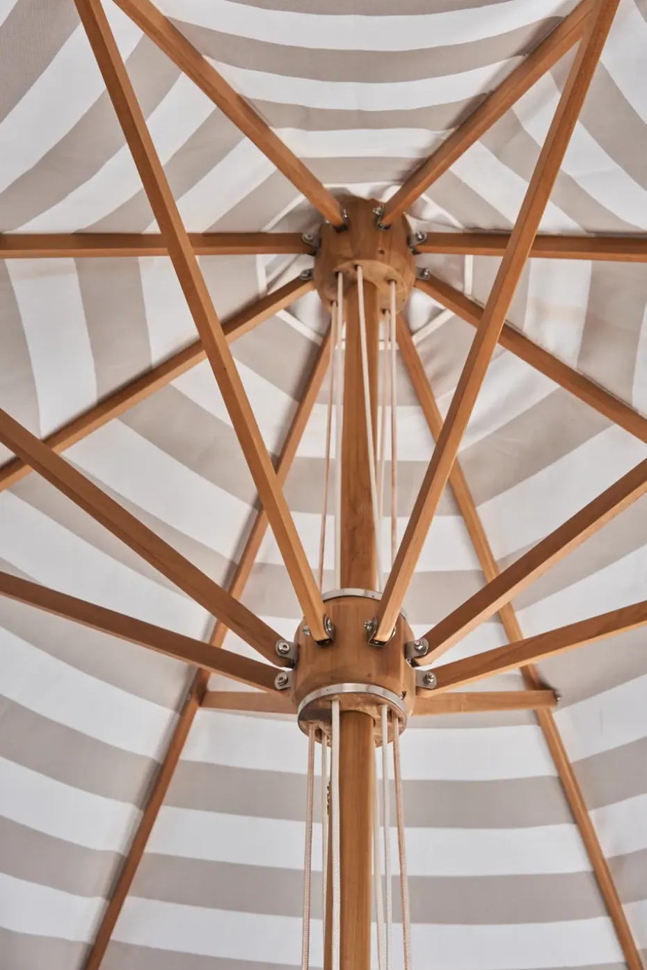 Sombrilla Hisshult Ø270 cm, Beige stripe-teak