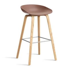 Taburete alto About a Stool 32 con base de roble lacado 2.0, Soft brick-soporte de acero inoxidable
