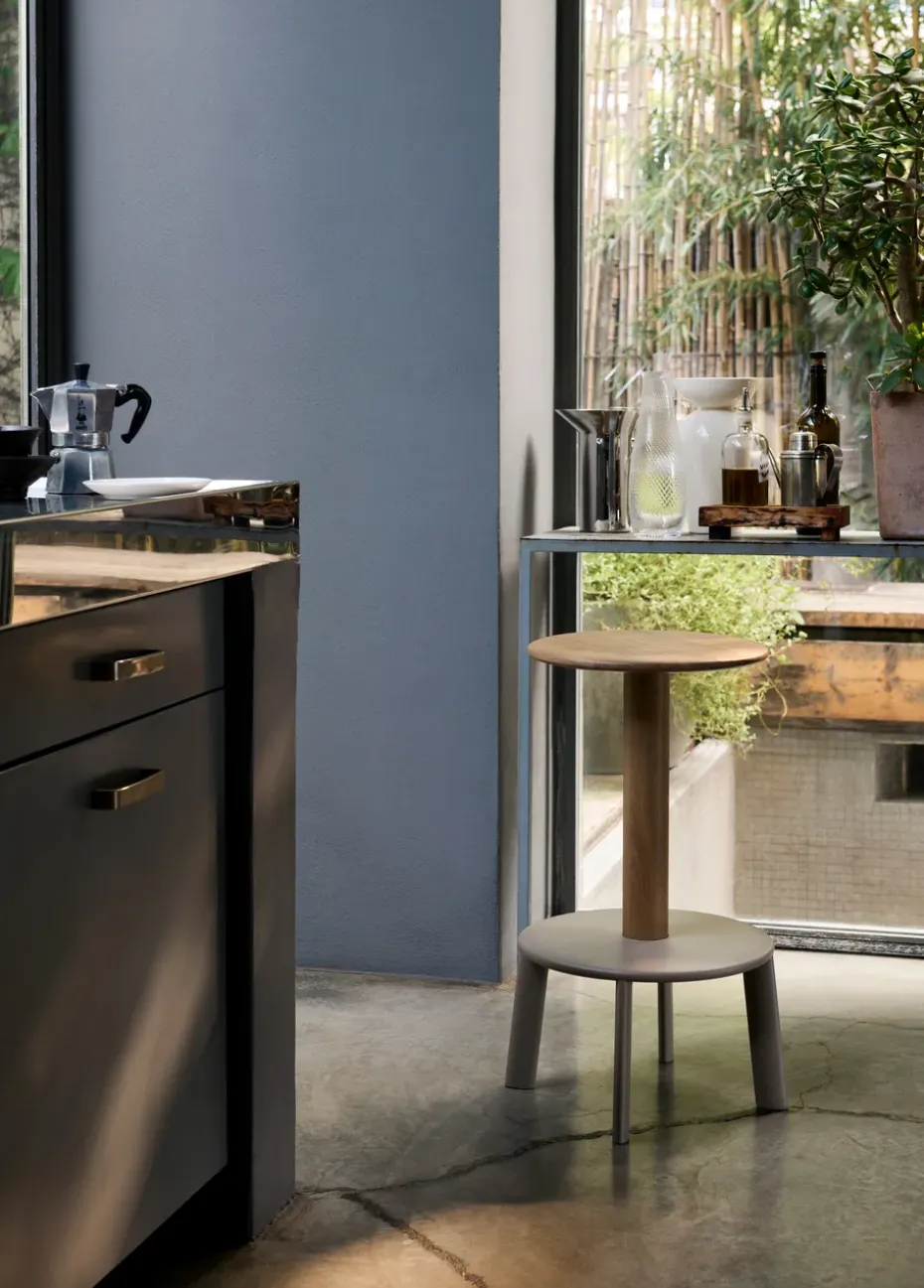 Taburete alto Massif AV40, Dark stained oak-warm black