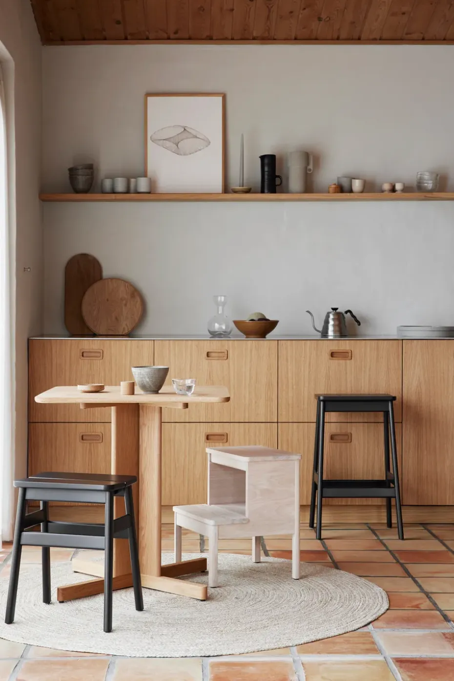 Taburete Angle Standard 65 cm, Black