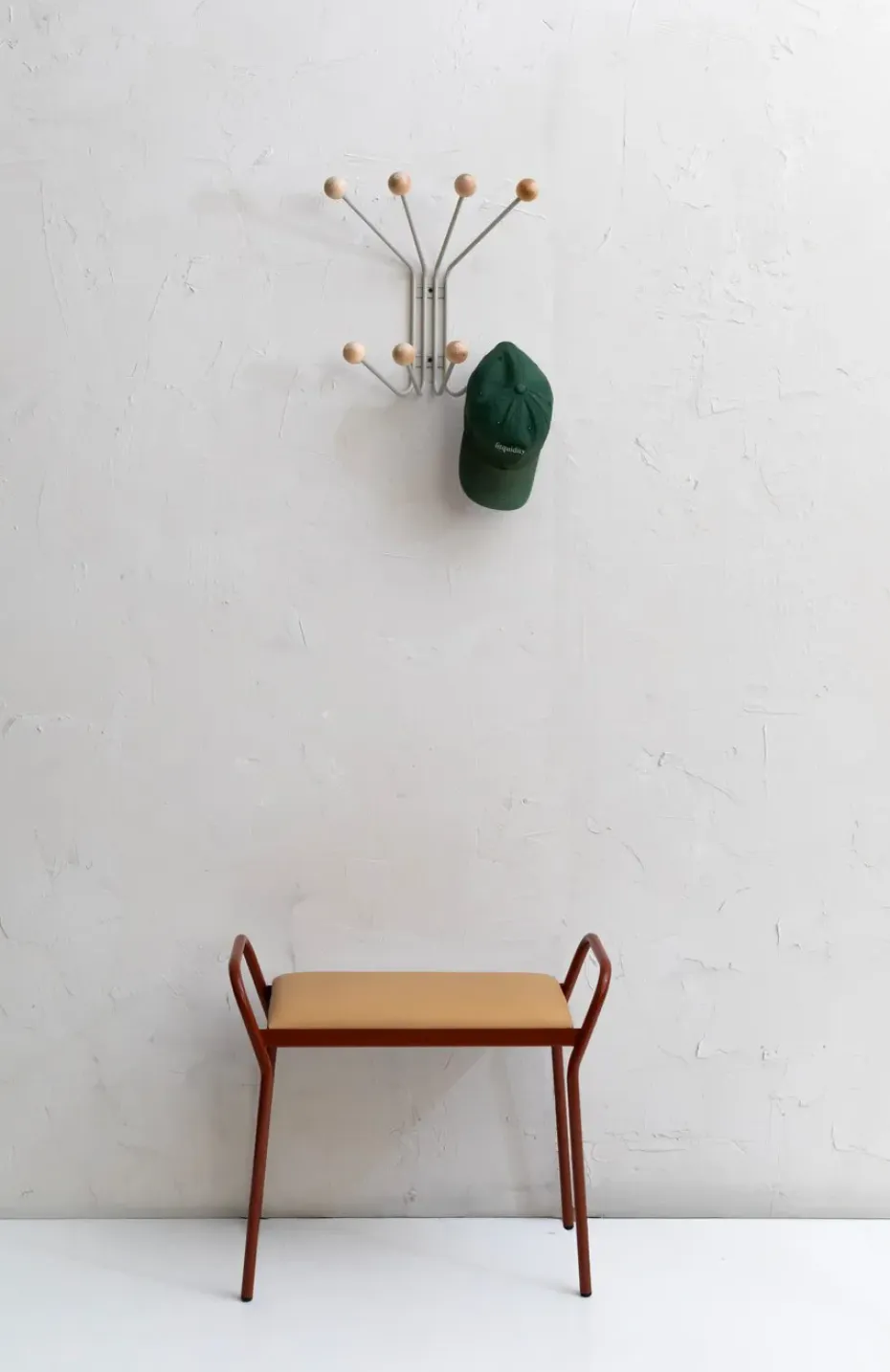 Taburete Anyone, Cinnamon-vegeta trace leather