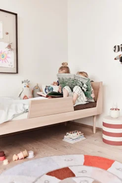 Taburete apilable Iro, Vanilla-nutmeg