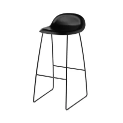 Taburete bar Gubi 3D alto, Black, patas de acero en negro
