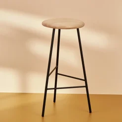 Taburete bar Pebble, Fresno aceitado, altura 75, base blanca