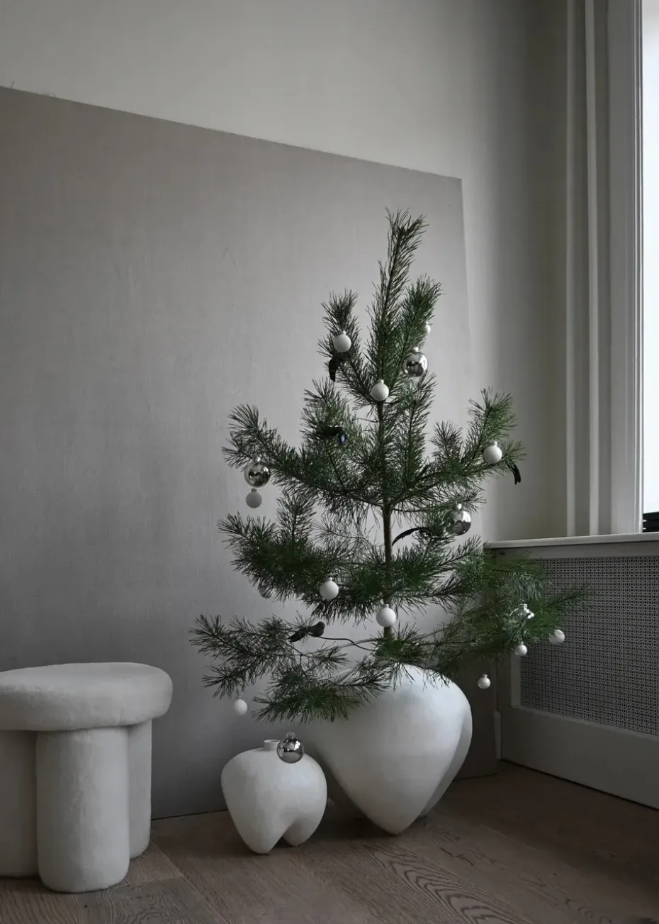 Taburete Big Foot piel de oveja, off-white