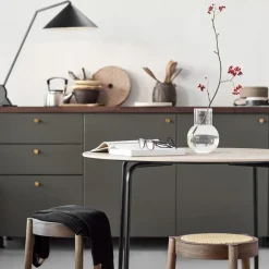 Taburete con asiento de ratán Pal, roble oscuro