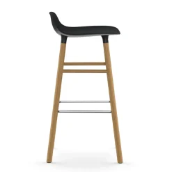 Taburete de bar con patas de roble Form , negro