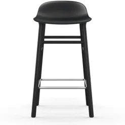 Taburete de bar Form Chair con patas de roble lacadas 65 cm, negro