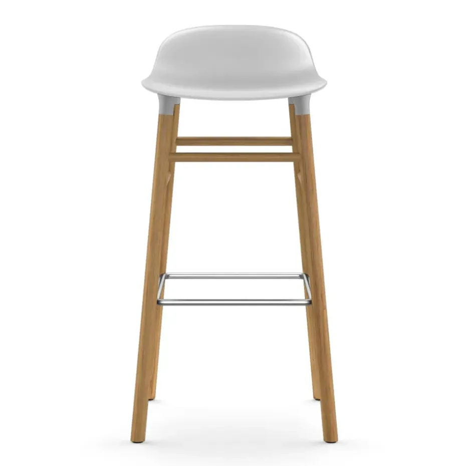 Taburete de bar Form Chair con patas de roble, blanco